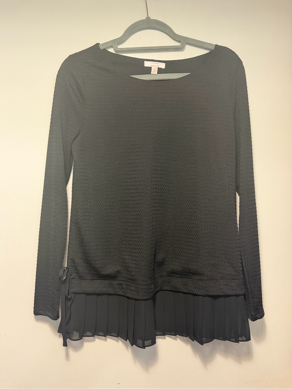 Lauren Conrad Black Long-Sleeve Top with Pleated Hem & Bow Classic Size S